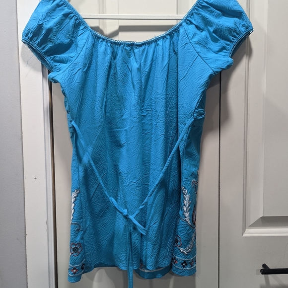 Embroidered Top - Picture 3 of 6